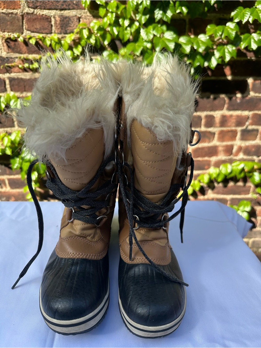 Sorel Faux Fur Trim Winter Duck Boots - Tan & Black